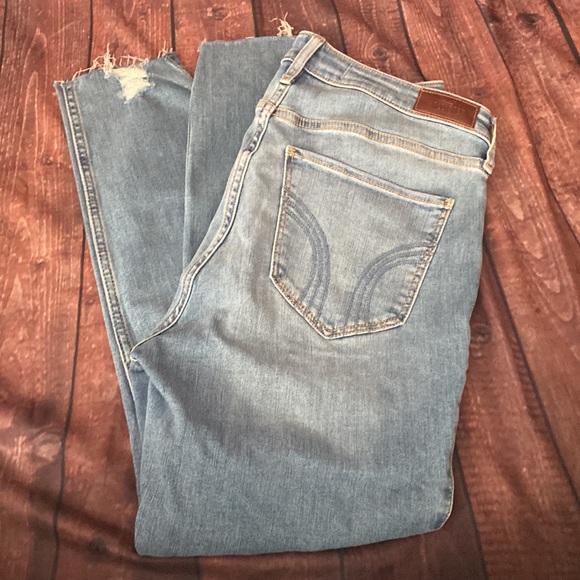 Hollister Jeans! Excellent condition. - Picture 4 of 4